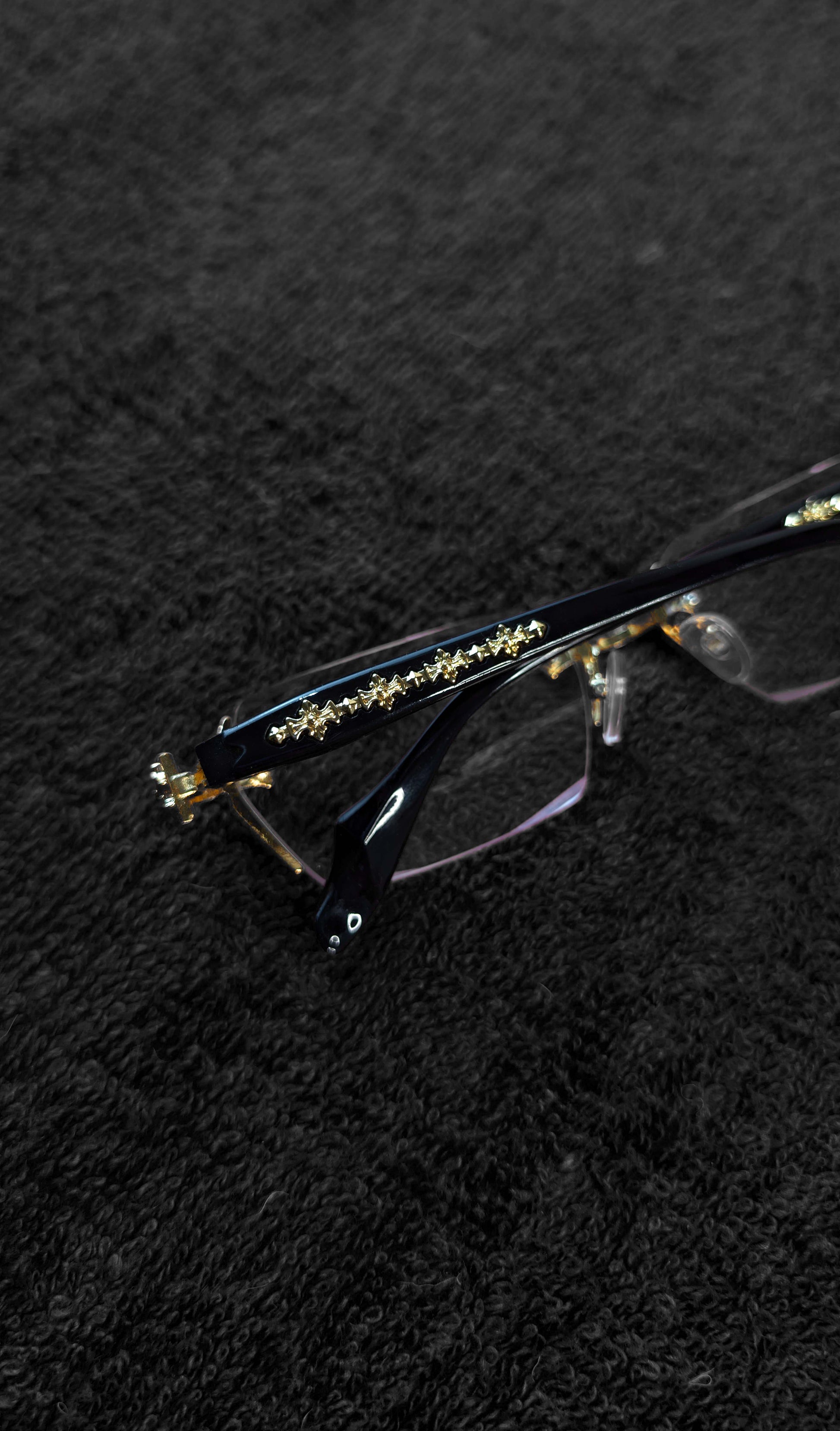 SYLUS - The Golden Rimless Glasses