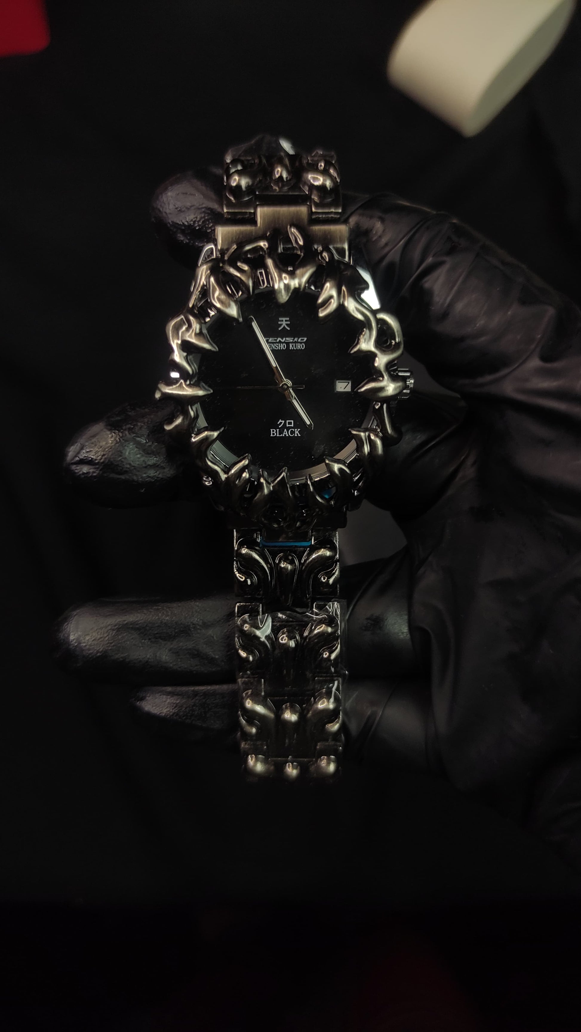 Tensho Kuro – Gothic Spiked Timepiece