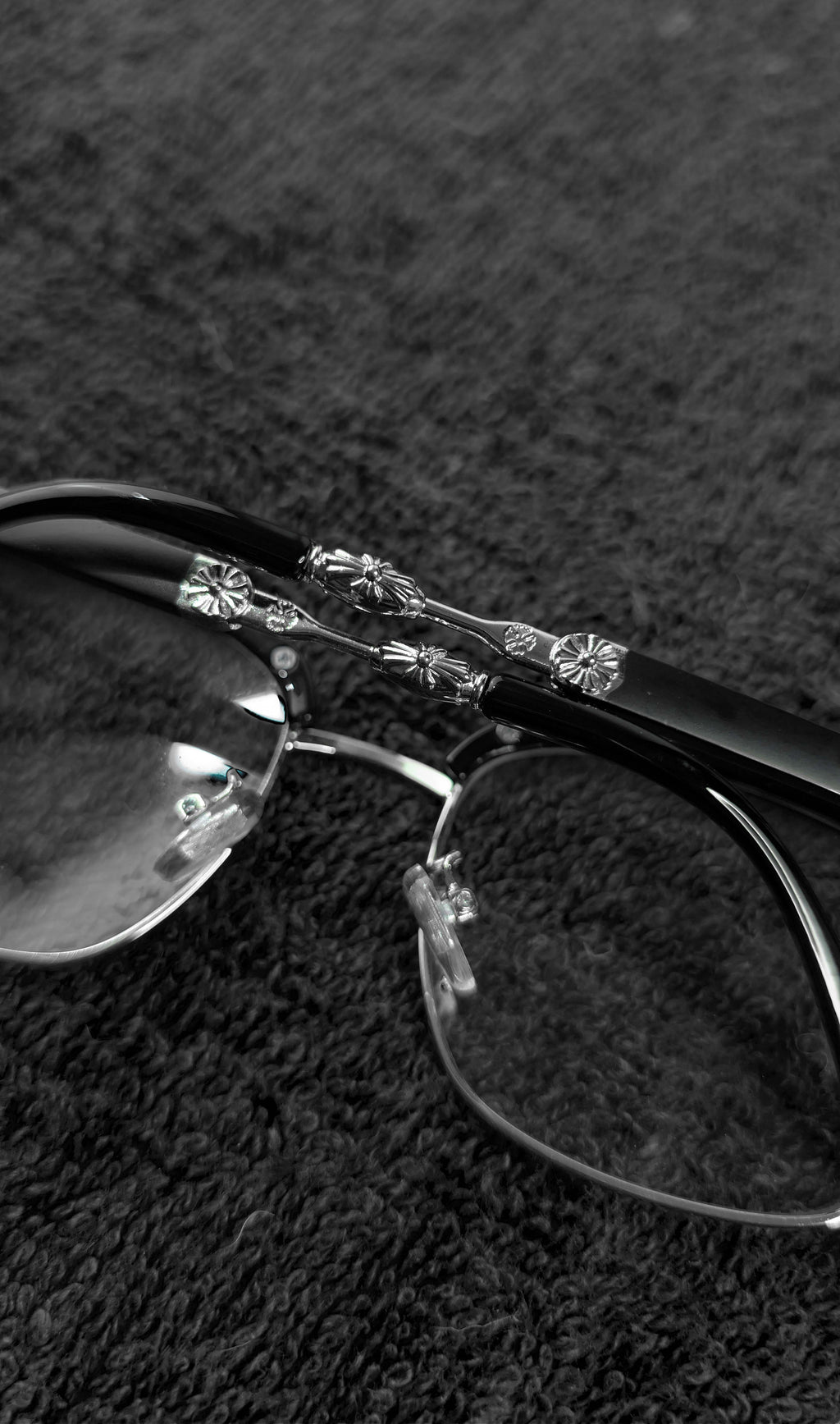 AZAREL - The Silver Frame